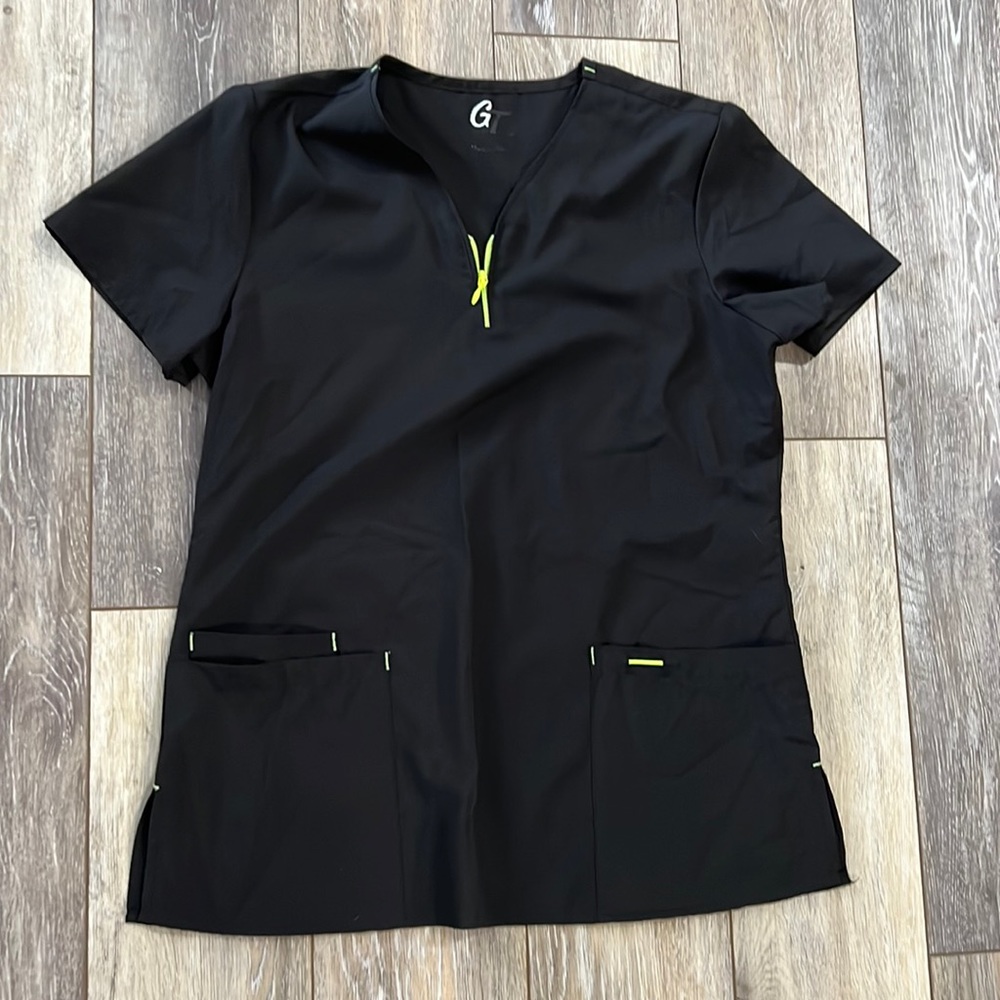 GT black scrub top